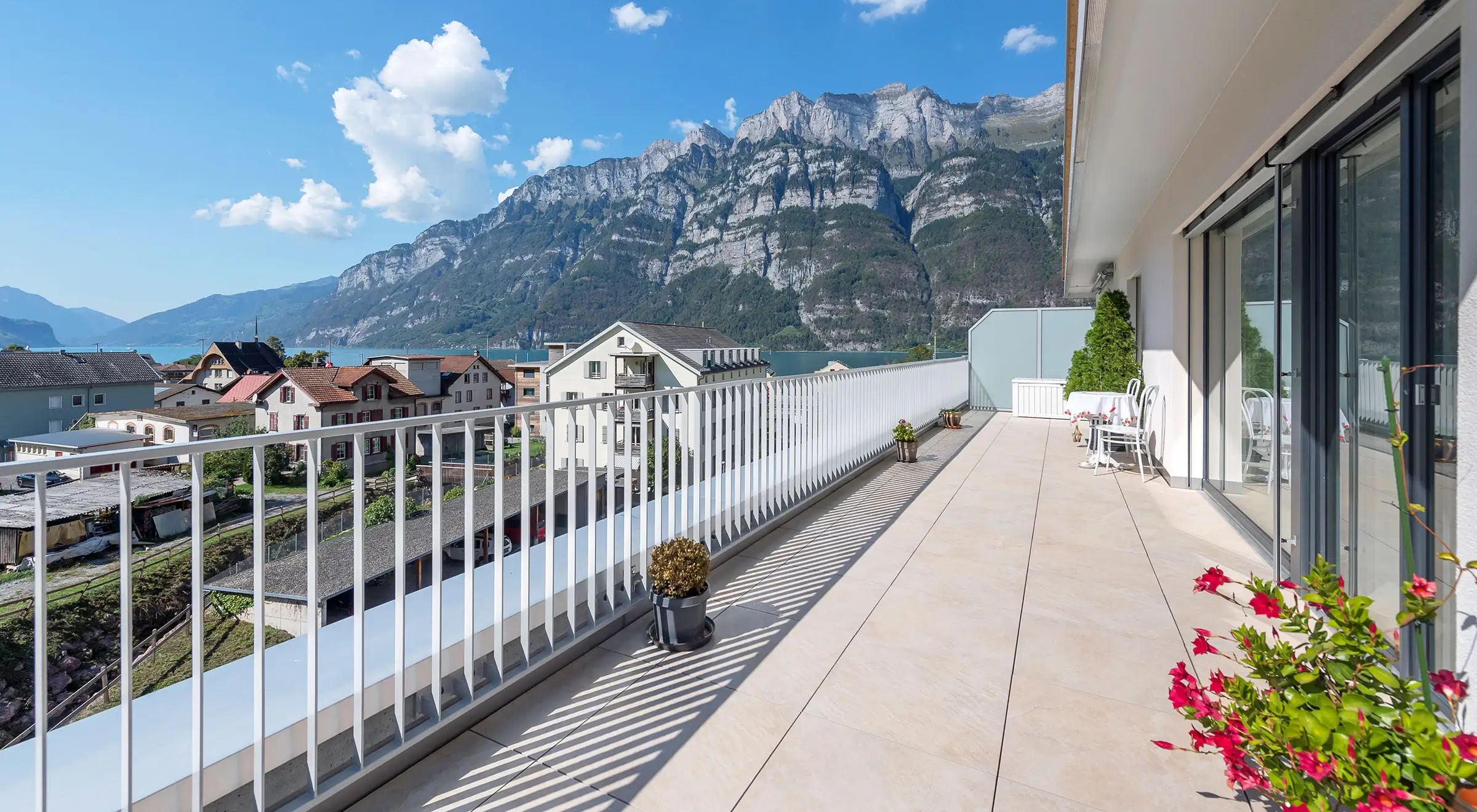 Tertianum-Blumenaupark-Seniorenwohnung-Terrasse