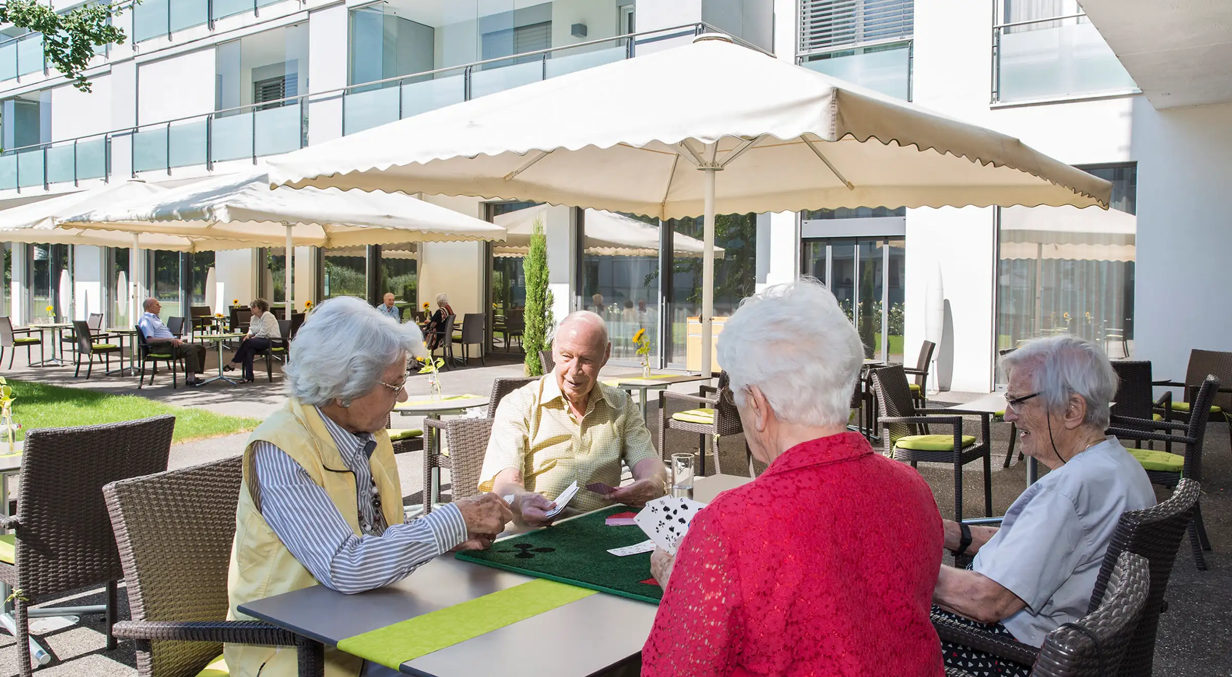 Tertianum-Mitteldorfpark-Gaeste-Terrasse