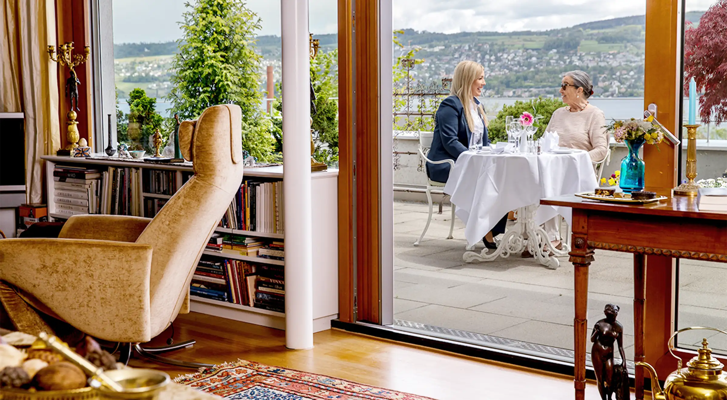 Tertianum-Horgen-Seniorenwohnung-Terrasse