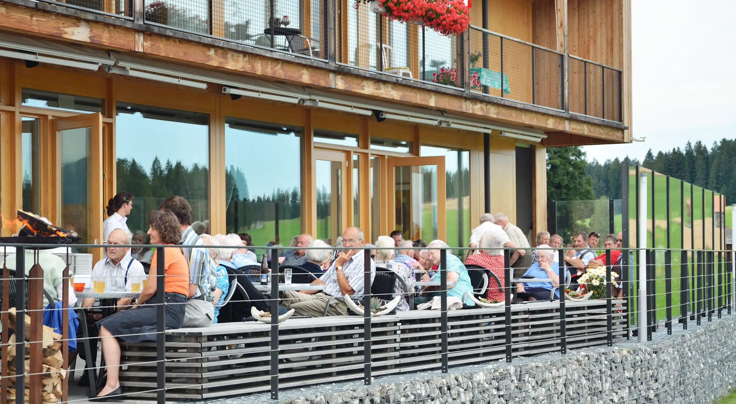 Tertianum-Schibistei-Restaurant-Terrasse